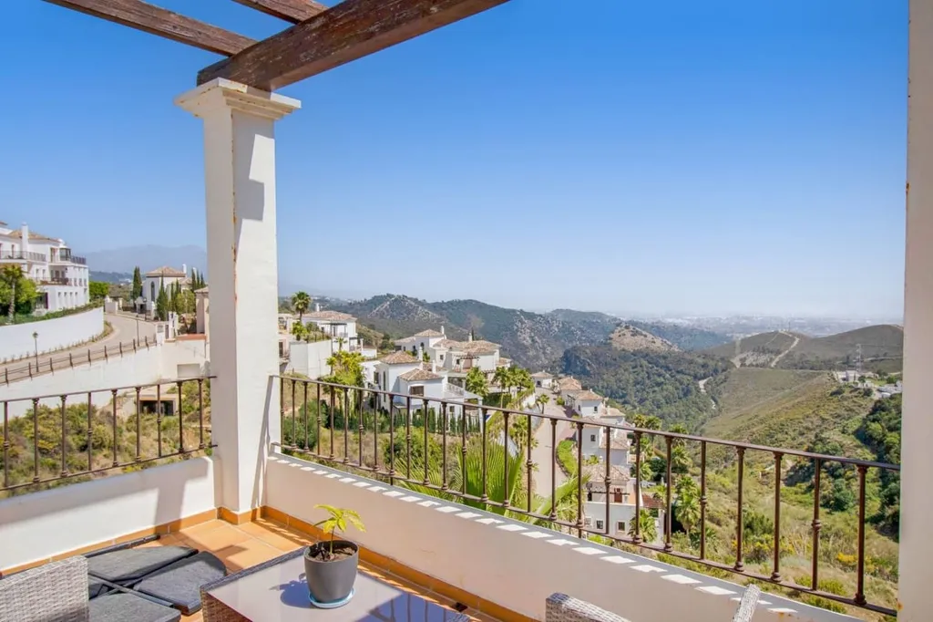 Terrass - Andalucian Villa with Pool in Benahavís