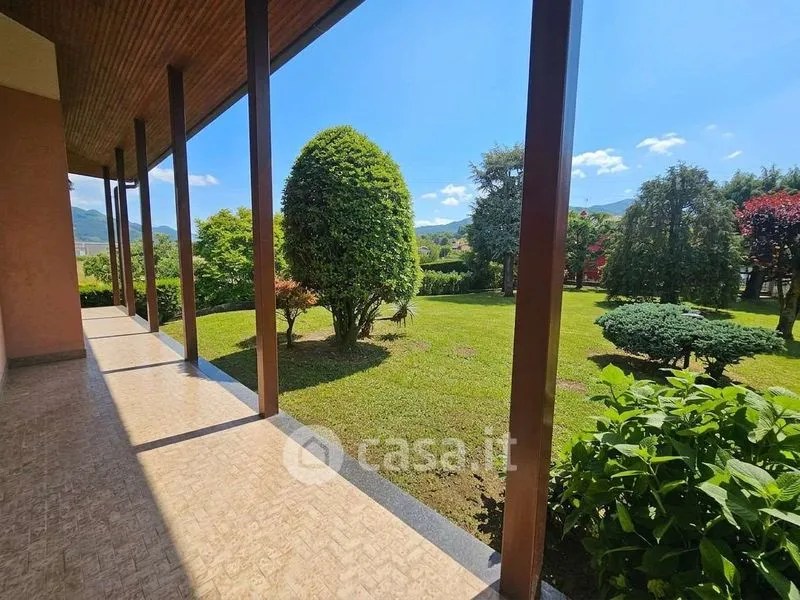Terrass - Villa with Private Garden in Palazzago