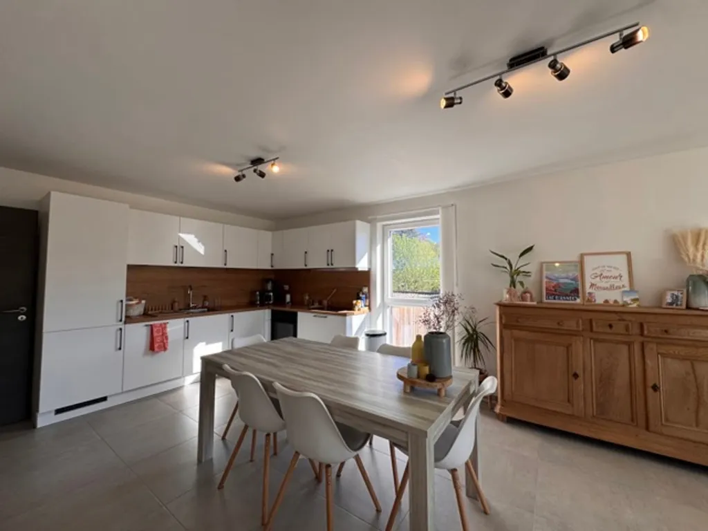 Salle à manger - Appartement Neuf avec Terrasse à Libramont-Chevigny