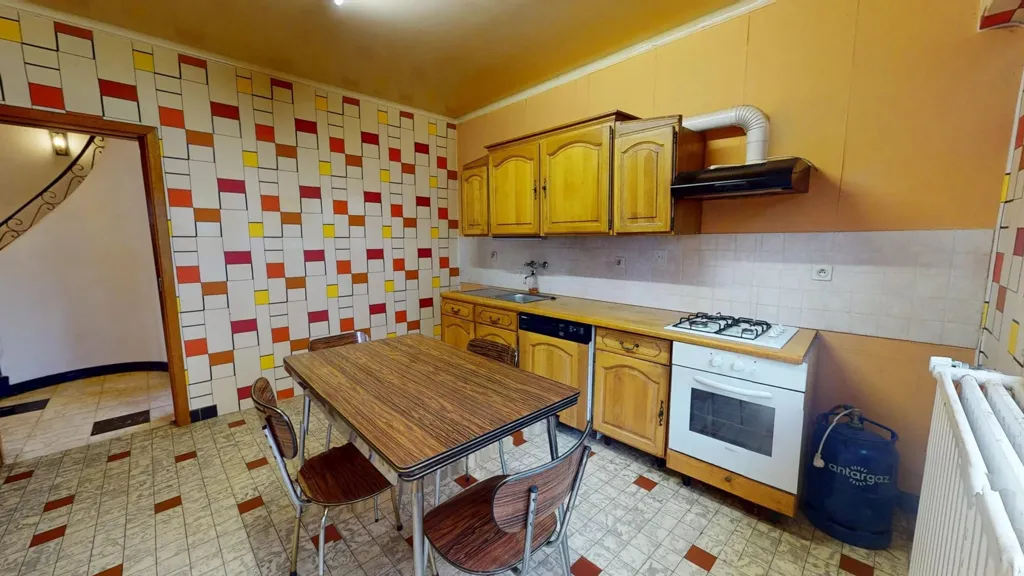 Cuisine - Maison avec Jardin et Cheminée à Halanzy