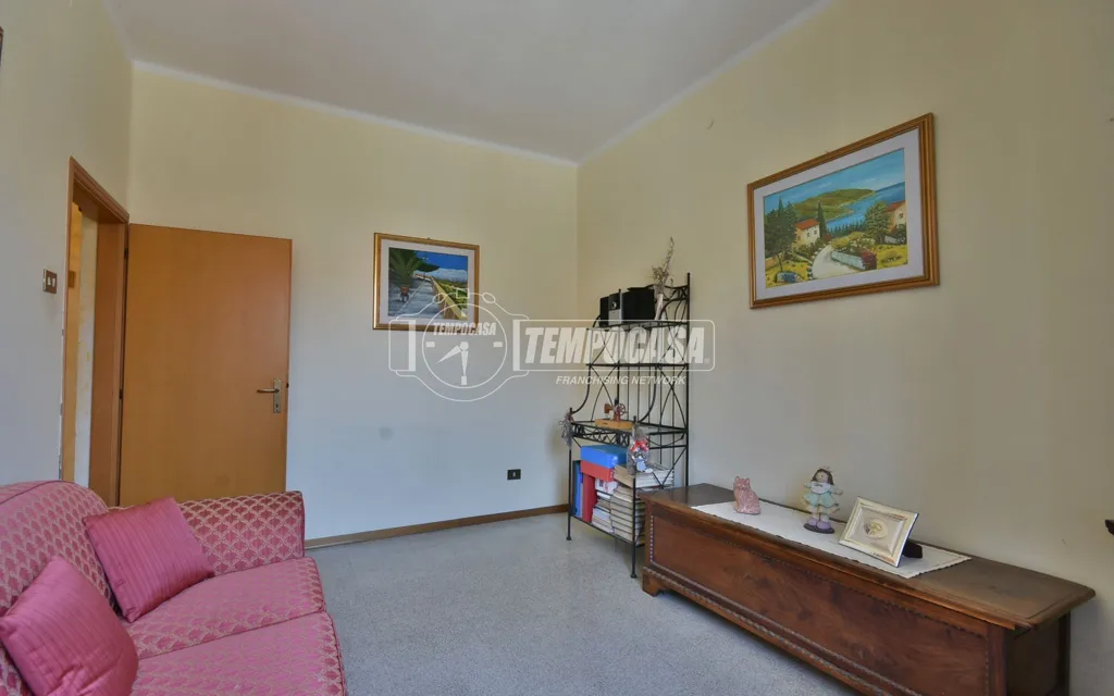 Living Room - Spacious Flat with Mountain View in Osimo