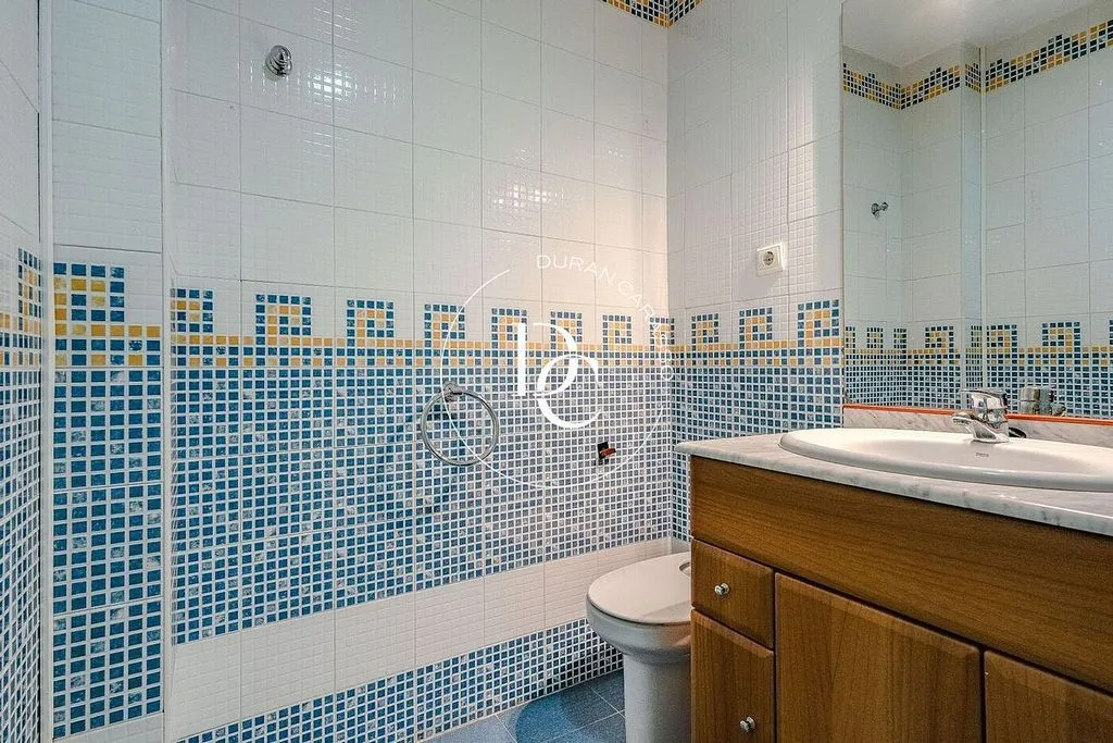 Salles de bain - Top-Floor Apartment with Pool in Can Pei