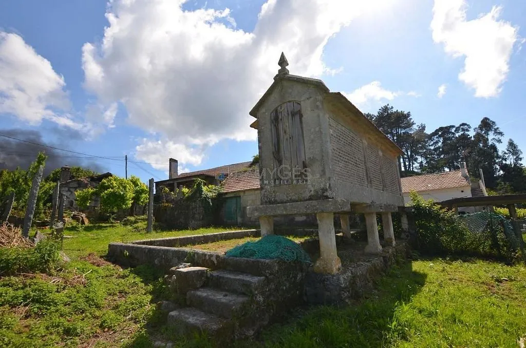 Välivaade - Stone Cottage for Renovation in Gondomar