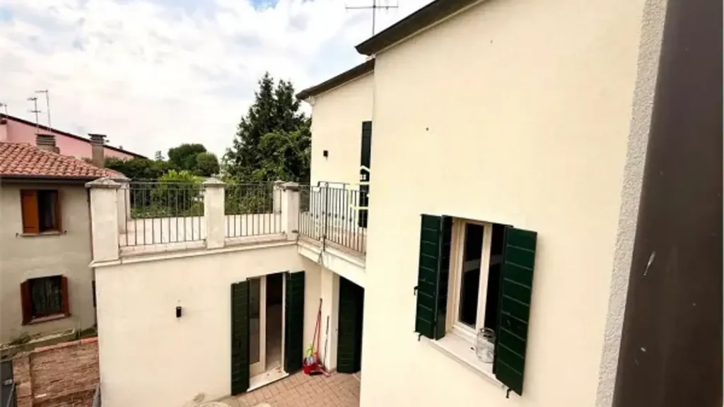 Rõdu - Rustic Villa with Garden in Vigonovo