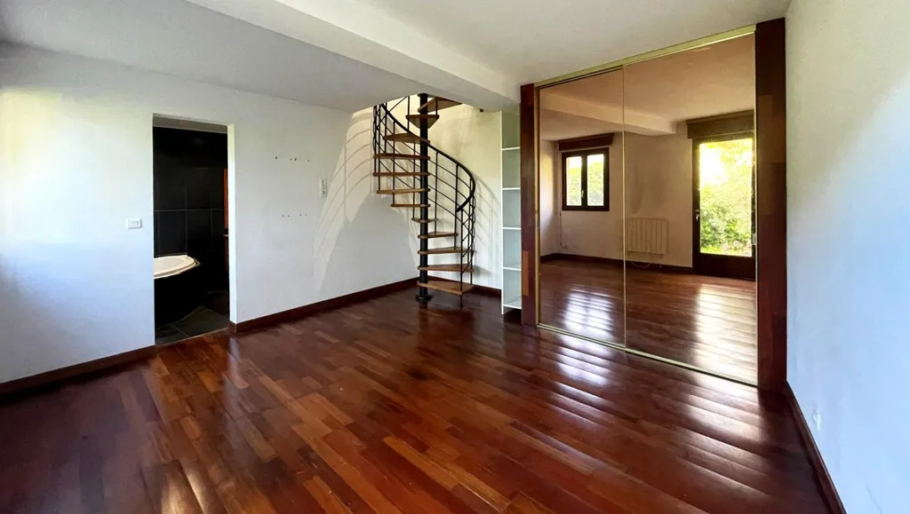 Entrée - Duplex Atypique avec Terrasse à Tourrette-Levens