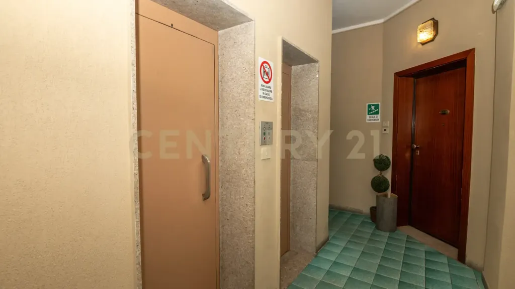 hallway_entrance