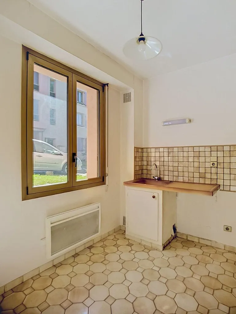 Cuisine - Appartement 2 Pièces avec Parking à Étampes