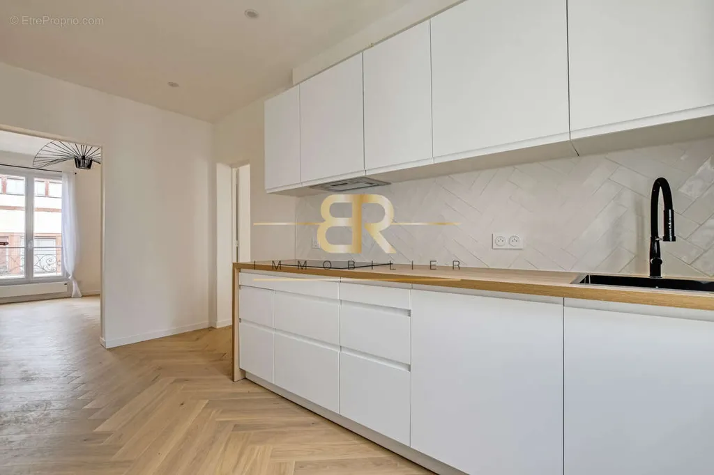 Cuisine - Appartement Refait à Neuf, Traversant, Calme à Levallois