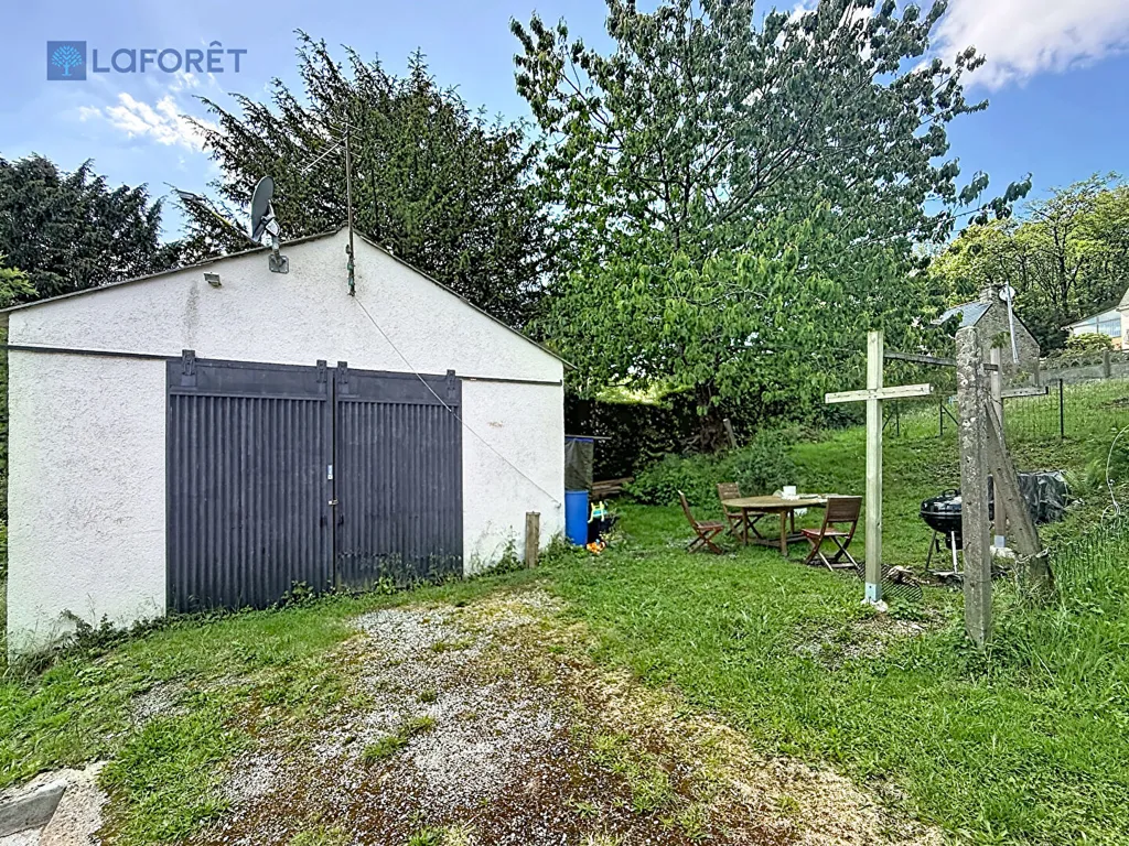 Aed - Mixed-Use Property with Garden in Moustoir Ac