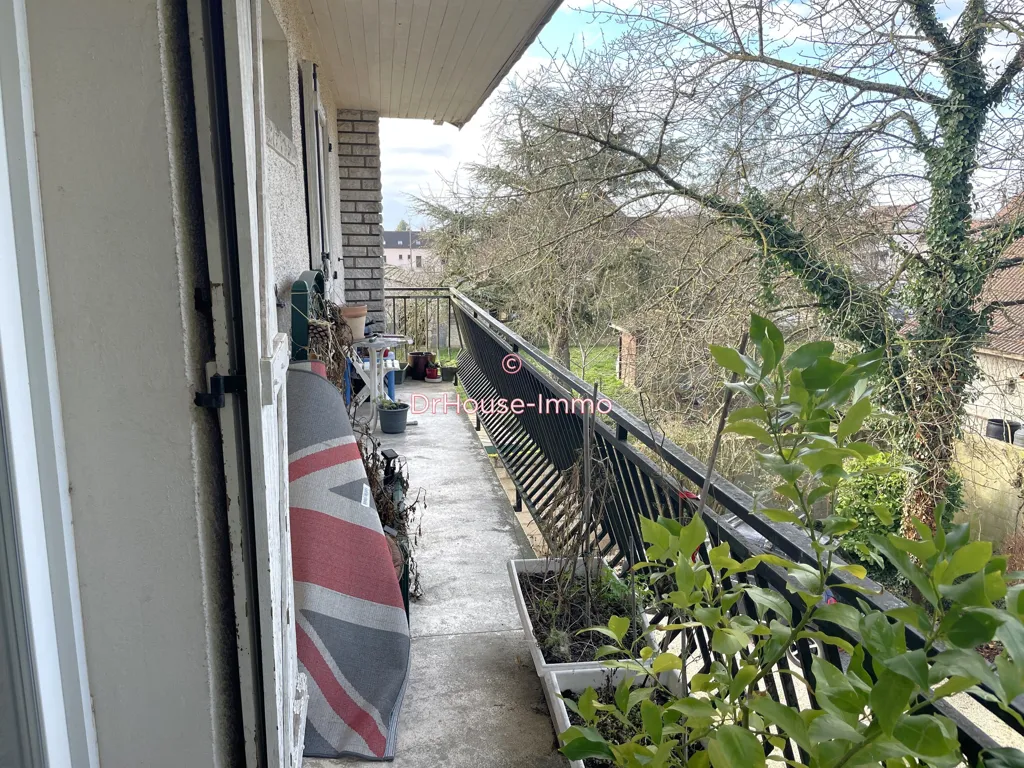 Balcon - Maison avec Deux Appartements à Longvic
