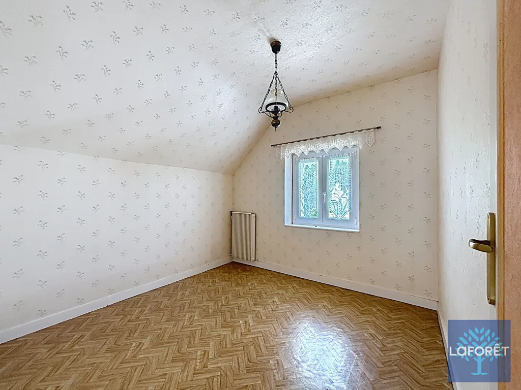 Toad - Solid 1950s House with Garden in Elliant