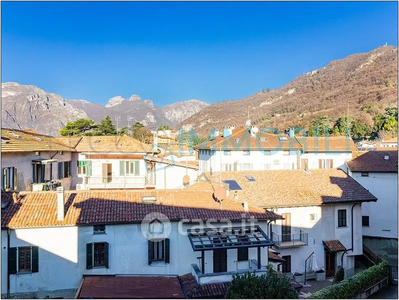 Terrasse - Bright Trilocale with Views in Galbiate