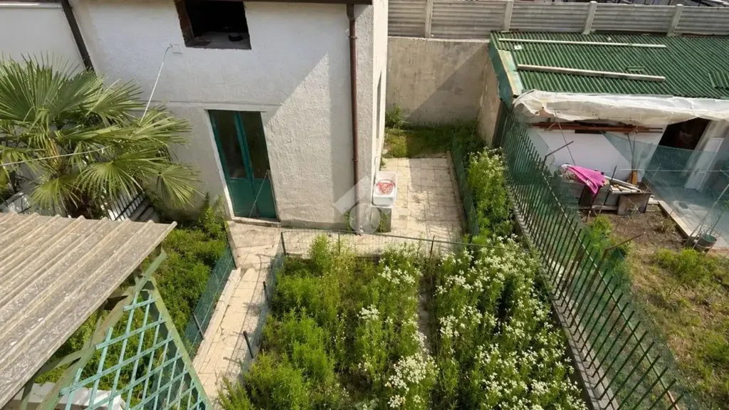 Õhuvaade - Independent House with Private Courtyard in Desio