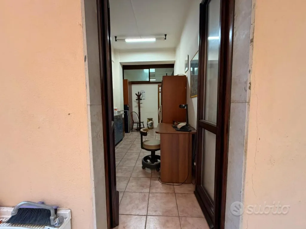 Office - Apartment with Private Courtyard in City Centre
