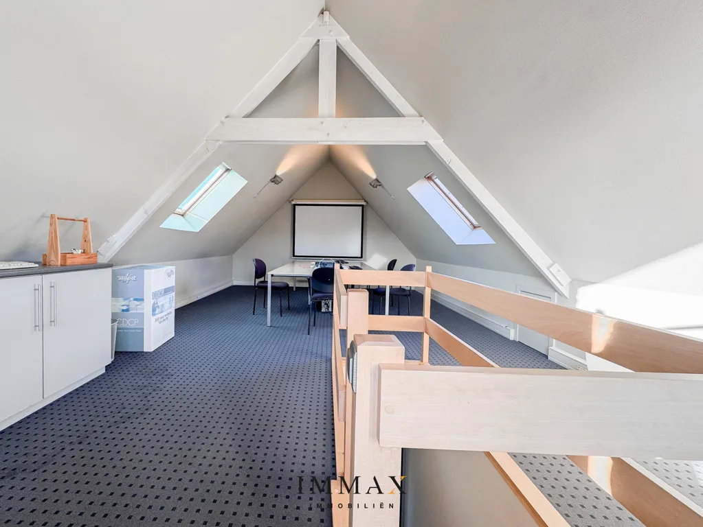 Pièces - Bureau avec parking à Bruges
