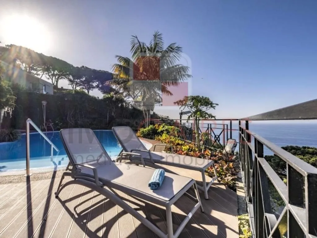 Piscine - Luxury Villa with Panoramic Views in Funchal