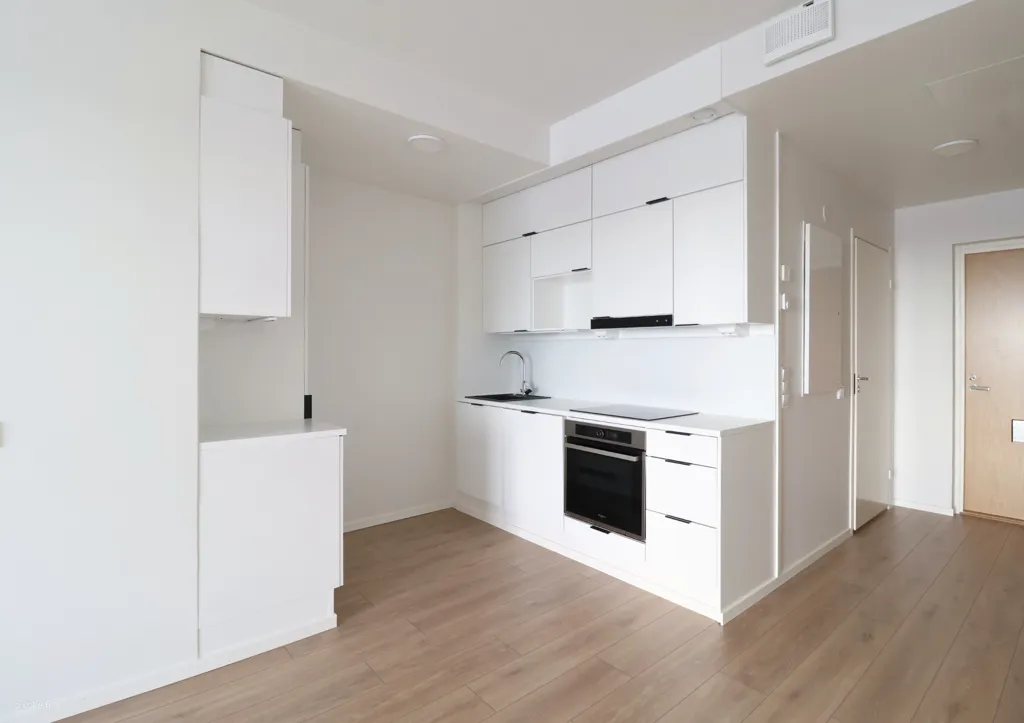 Cuisine - Bright Apartment with Balcony in Vantaa
