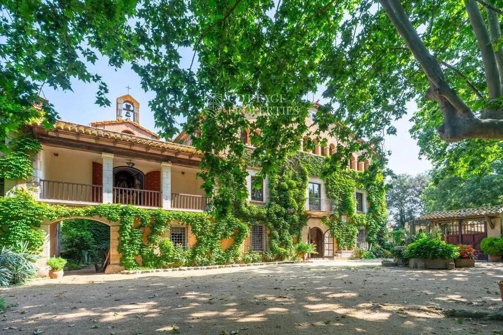 Välivaade - Luxury Farmhouse with Heritage in Llagostera
