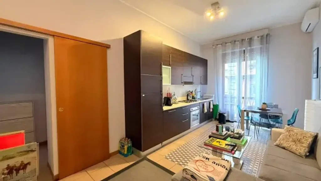 Elutuba - Arched Balcony Flat in Milan's Historic Centre