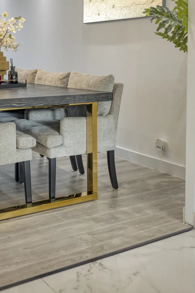 Salle à manger - Appartement avec Jardin au Rez-de-Chaussée à Gooreind