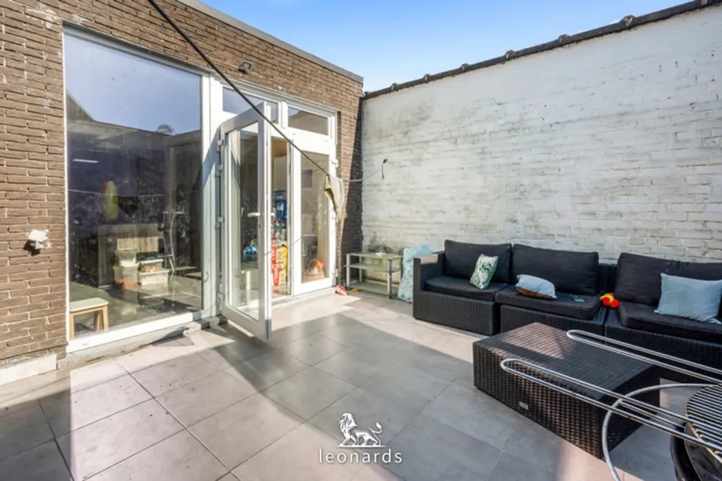 Terrass - House with Commercial Unit in Harelbeke