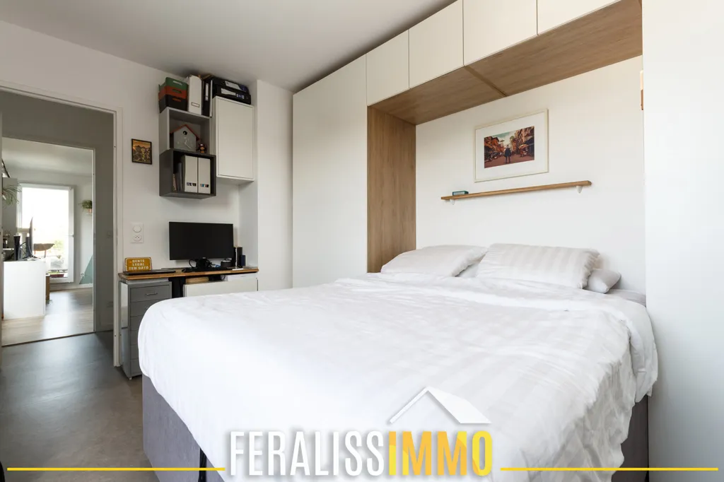 Bedrooms - Flat with Large Terrace in Sought-After Area