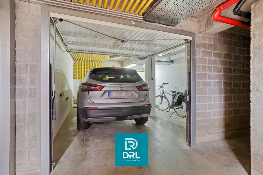 Garage - Appartement Luminosité Naturelle près de Bruges
