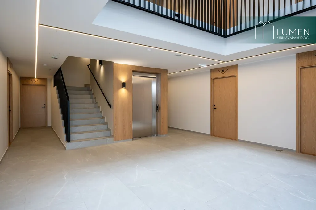 hallway_entrance