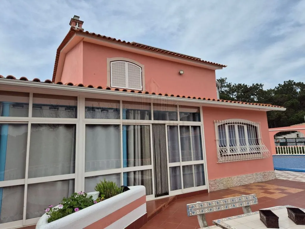 Pool - Luxury House with Pool in Sintra