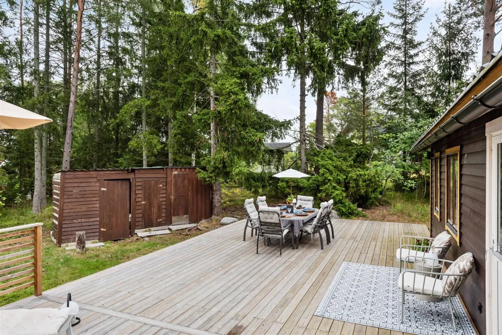 Terrasse - Renovated House with Terrace in Västanvik