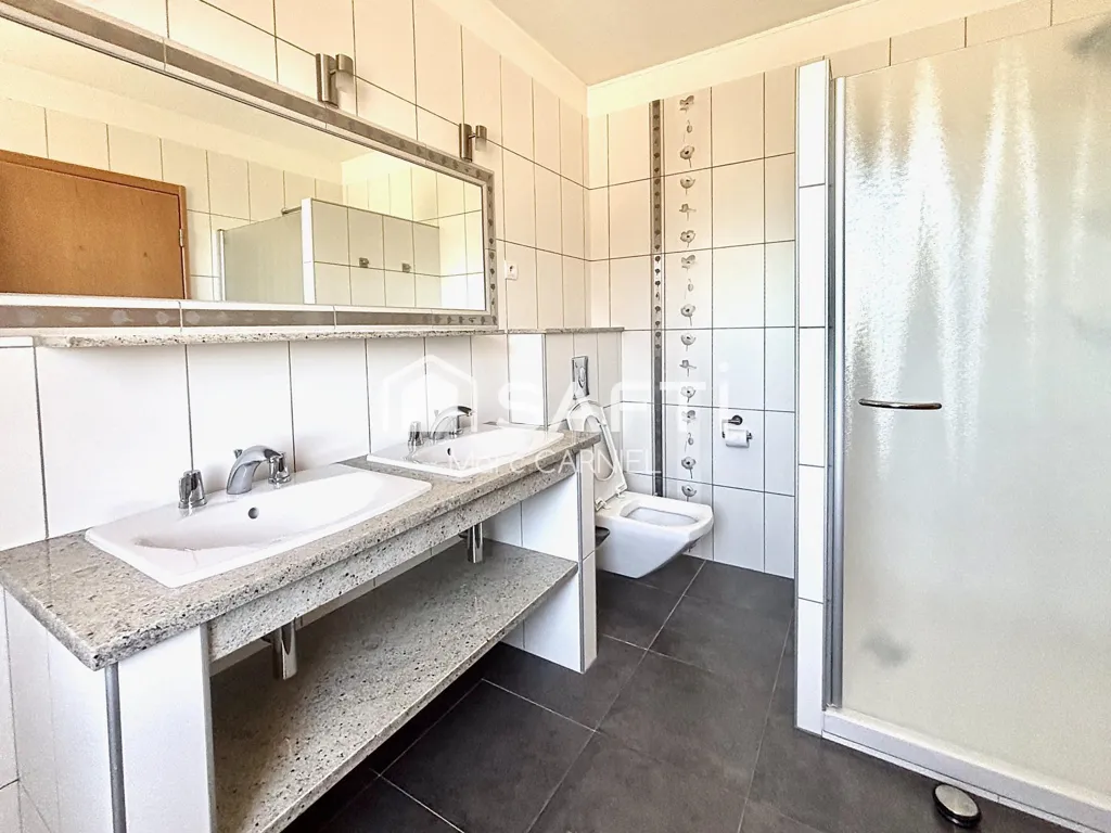 Salles de bain - Maison Individuelle avec Terrasse à Longlaville