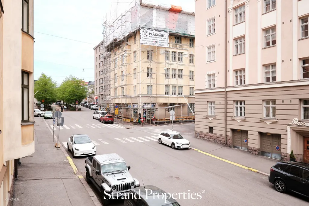 Välivaade - Historic Apartment with Garden View in Etu-Töölö