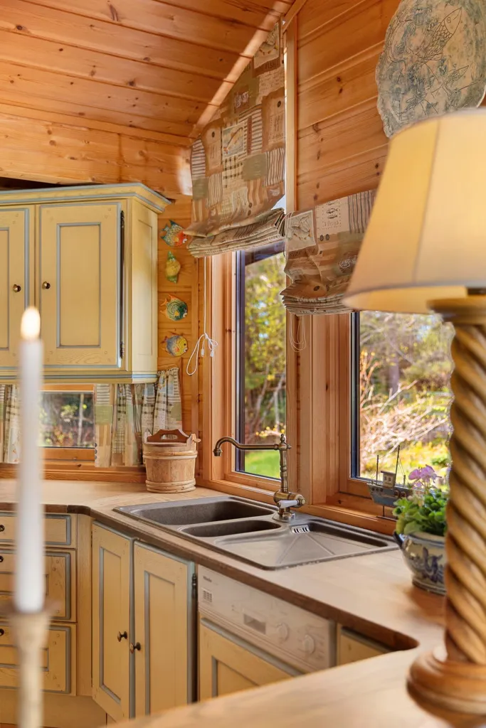 Cuisine - Holiday Cottage with Marina Spots in Forstrøno