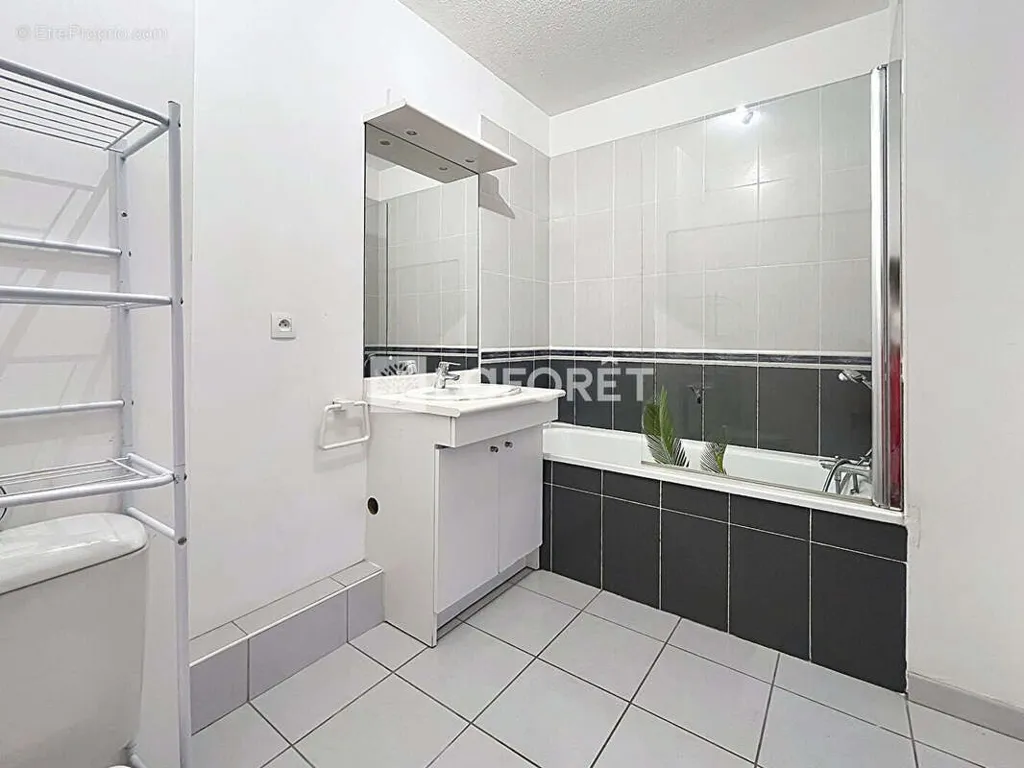 Salles de bain - Appartement 2 Pièces avec Terrasse à Argelès-sur-Mer