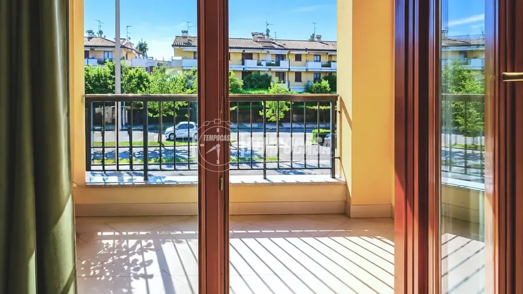 Balcon - Bright Triplex with Balcony in Lugana, Sirmione