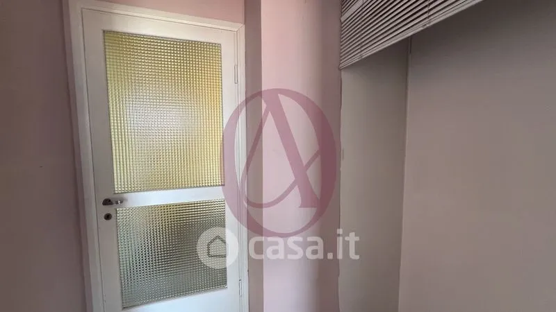 Entrée - Bright Trilocale with Box in Cassano Magnago