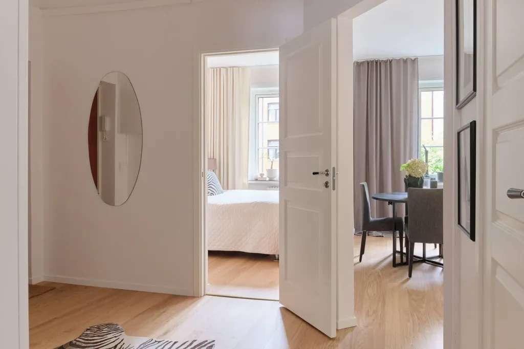 Esik - French-Styled Flat with Garden in Möllevången