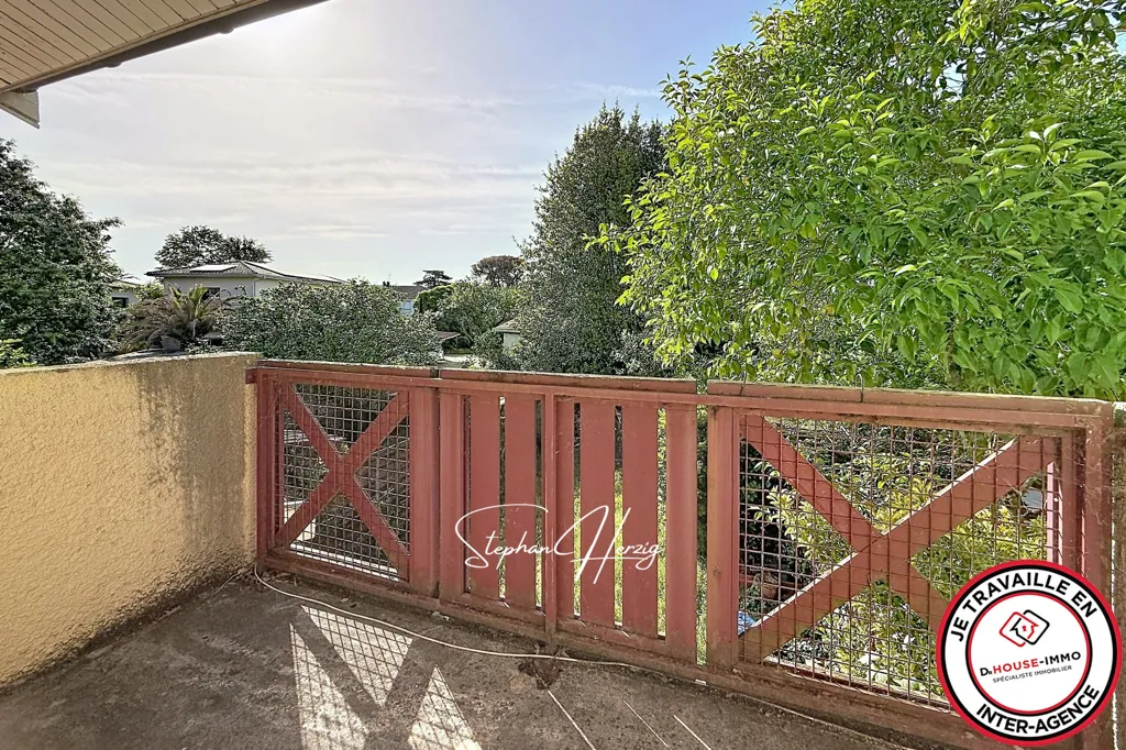 Balcone - House with Garden and Garage in Eysines Migron