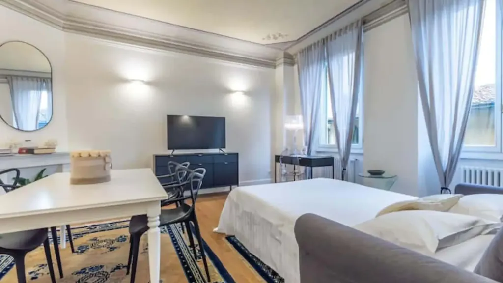 Modern Furnished Studio in Florence Centre