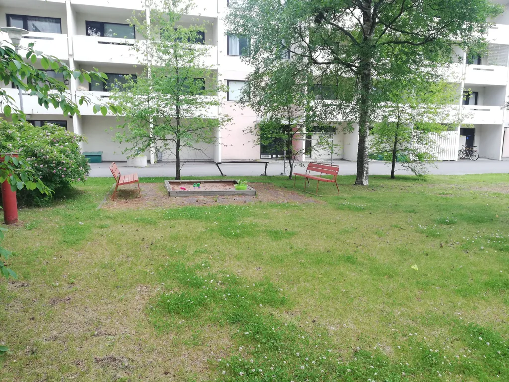Aed - Apartment with Balcony in Kaijonharju, Oulu