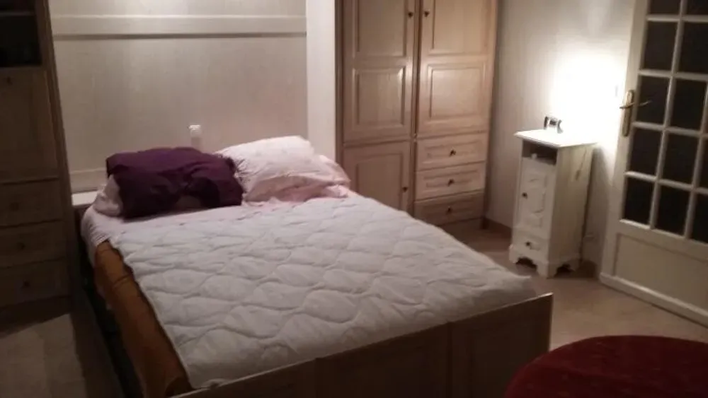 Chambres - T1 Meublé avec Balcon et Vue Mer à Cassis