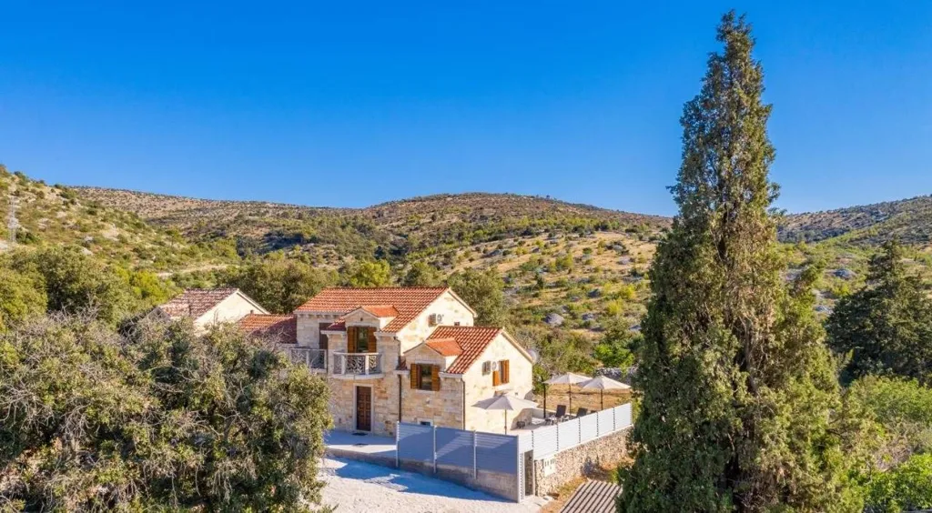 Vista aerea - Traditional Villa with Pool in Nerežišća