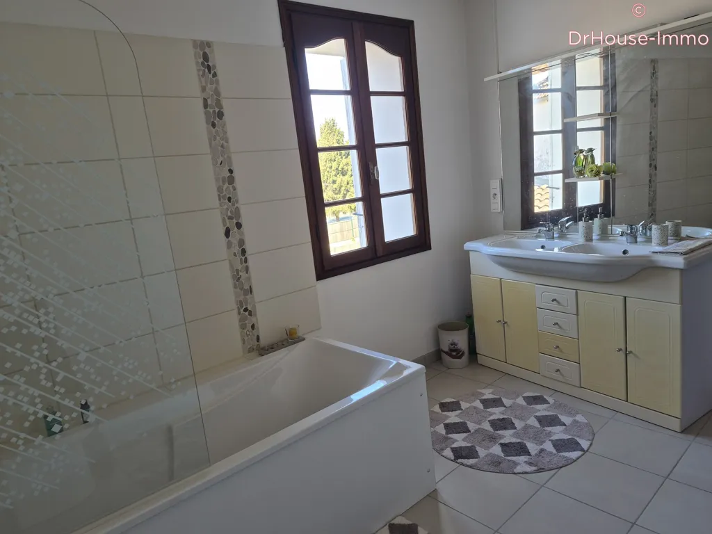 Salles de bain - Maison Ancienne avec Jardin à Castets-En-Dorthe