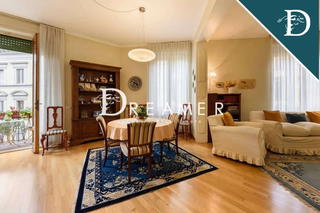 Elutuba - Luxury Apartment with Balcony in Florence
