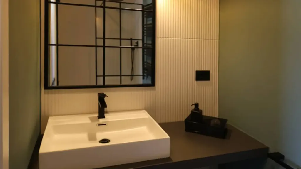 Bagni - Modernised Two-Bedroom Apartment in Ortona