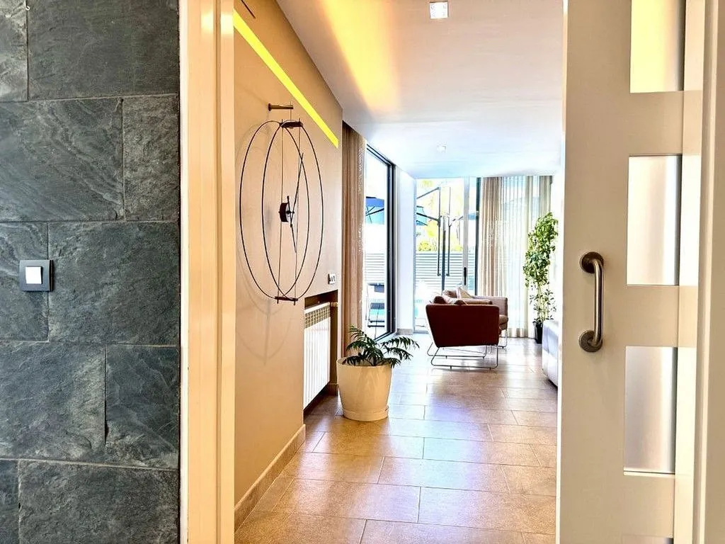 Esik - Villa with Pool in Residential Area