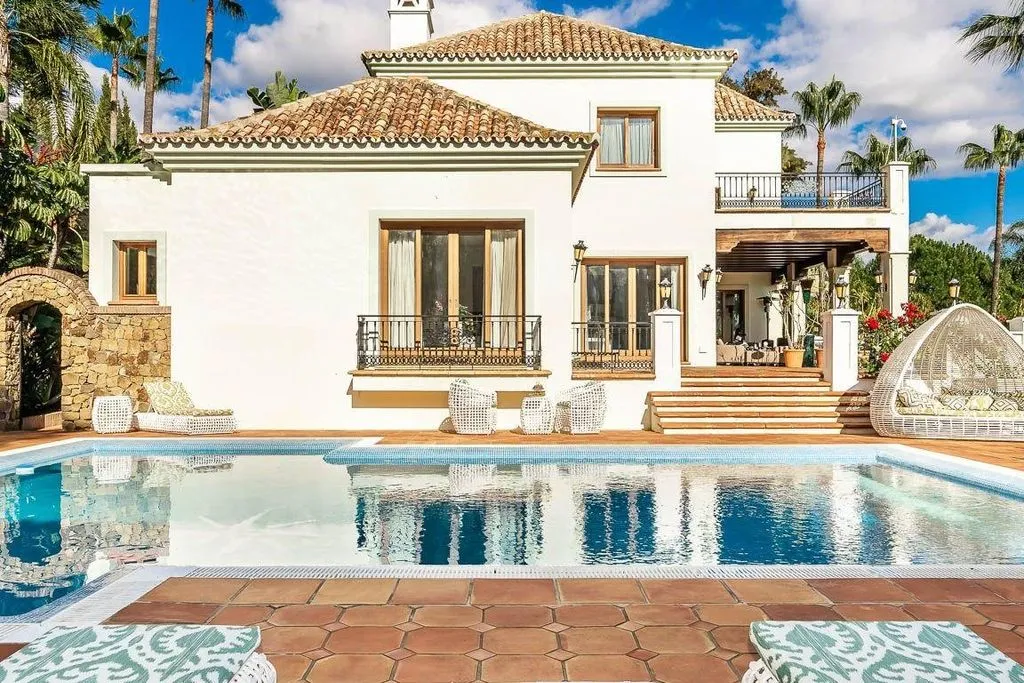 Piscine - Luxury Villa with Pool in Estepona