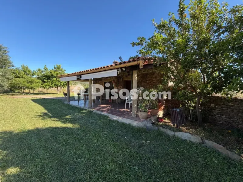 Terrazza - Rustic Farmhouse with Auxiliary Buildings in Malpartida