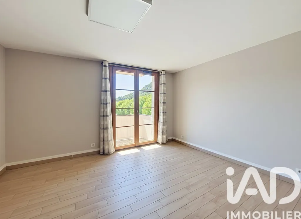 Chambres - Appartement Rénové avec Balcons à Digne-les-Bains