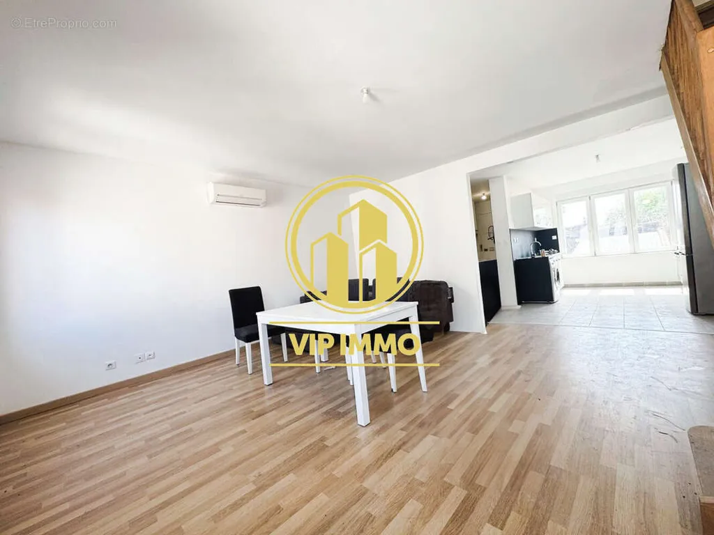 Living Room - Duplex Apartment with City Centre Proximity in Lille
